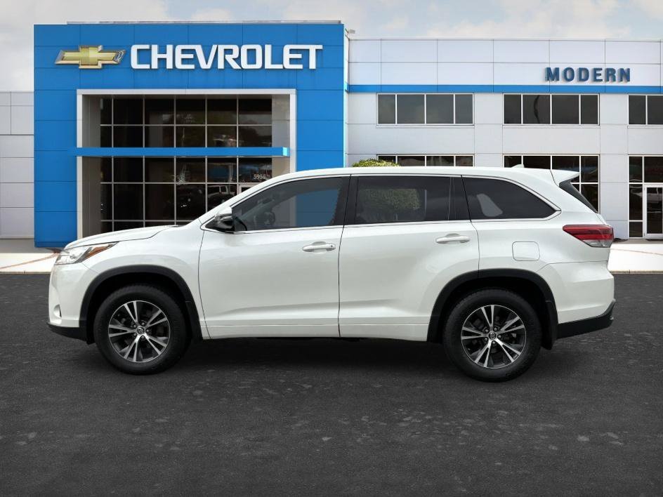 Used 2017 Predawn Gray Mica Toyota LE image 2