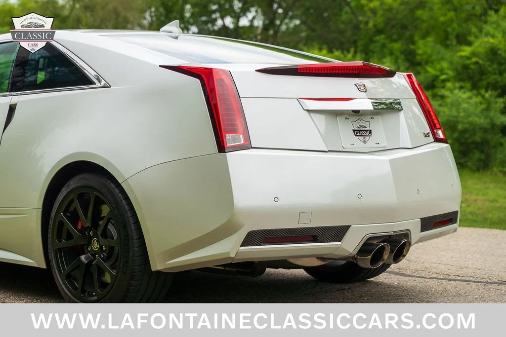 Used 2015 White Cadillac Base image 29
