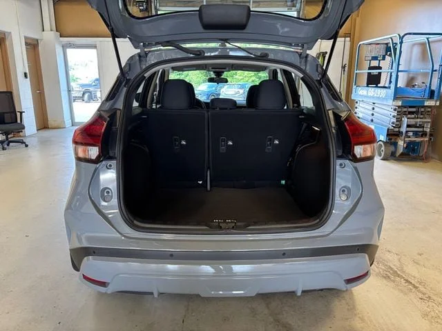 Certified Used 2023 Boulder Gray Pearl Nissan SV image 20