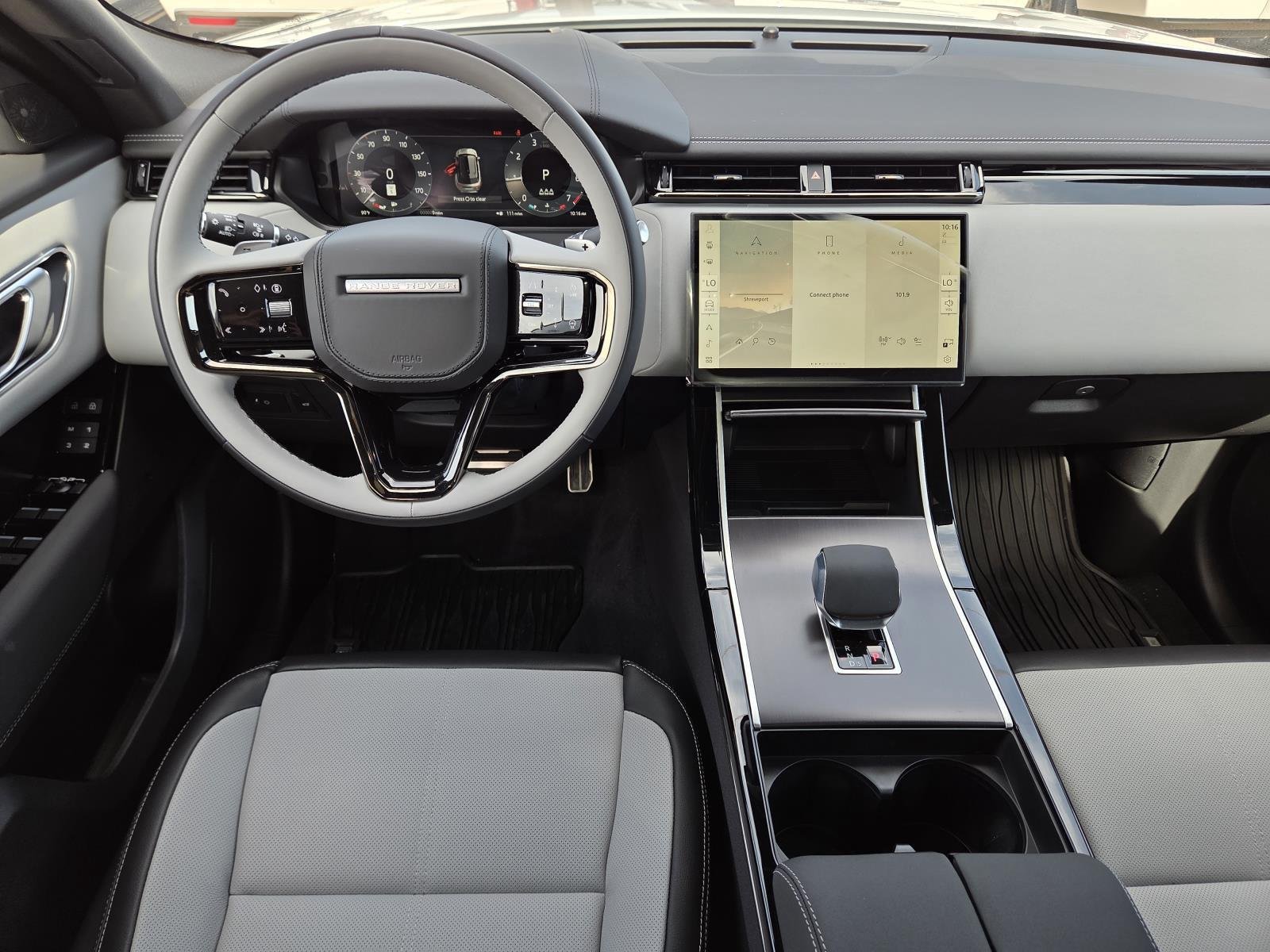 New 2026 Arroios Grey Land Rover Belgravia Edition image 13