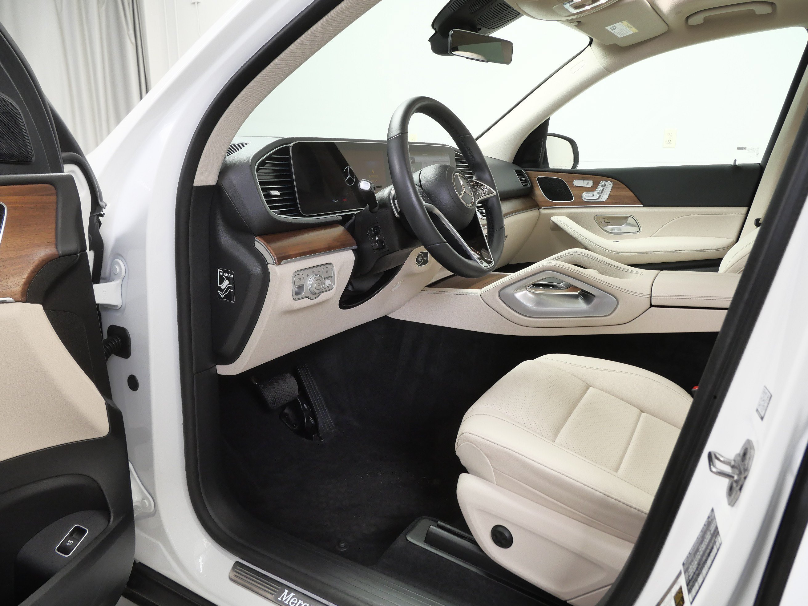 Certified Used 2026 Polar White Mercedes-Benz GLE 350 image 14