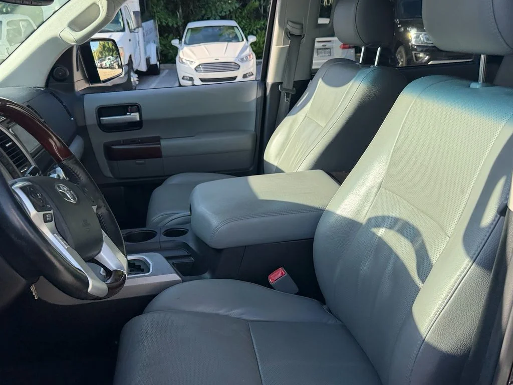 Used 2014 Black Toyota Platinum image 9