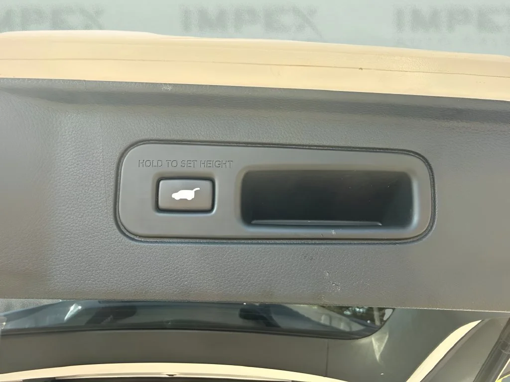 Used 2023  Honda Touring image 32