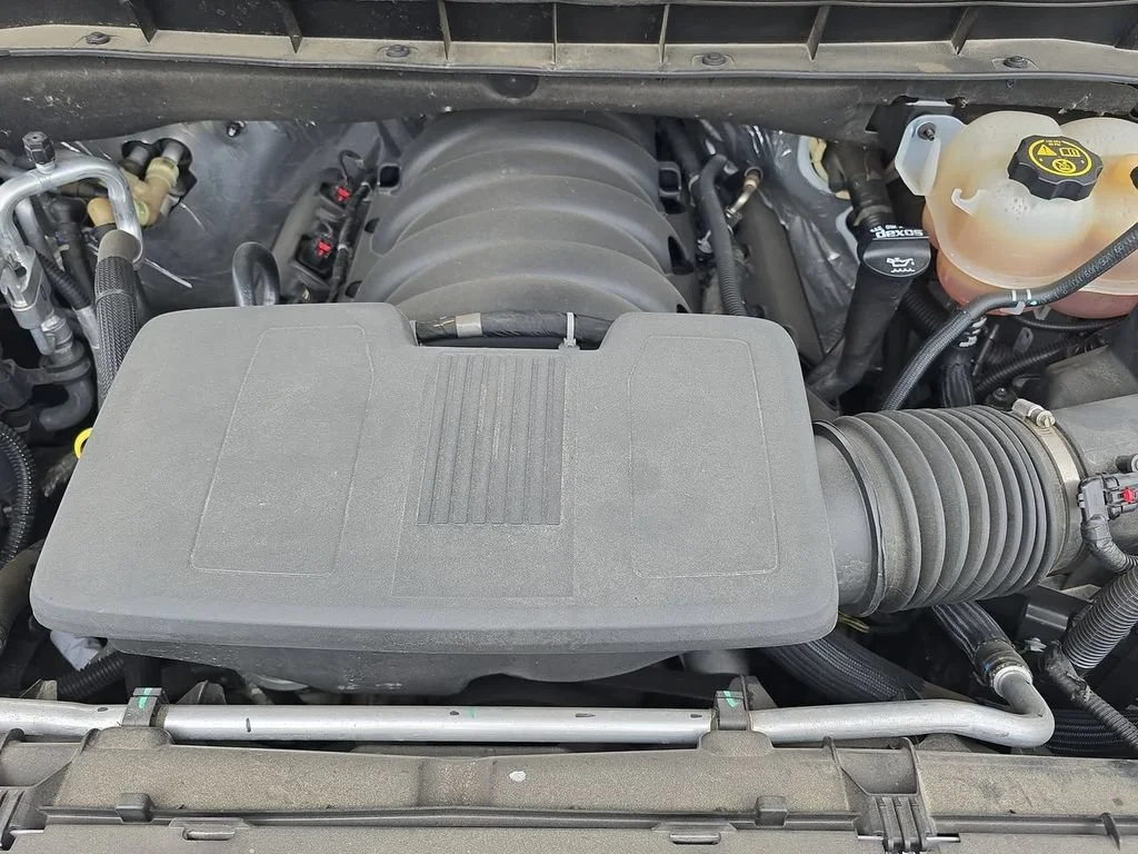 Certified Used 2021 SUMMIT WHITE Chevrolet Z71 image 31