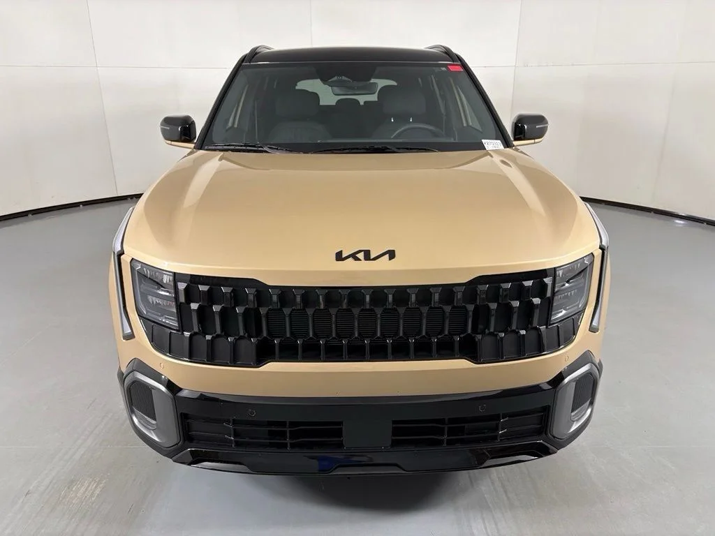 New 2027 Brown Kia X-Line S image 3