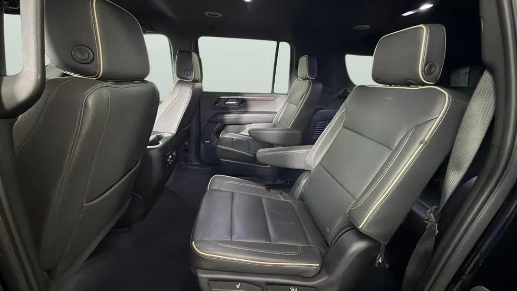 Used 2025 Black Chevrolet Premier image 27