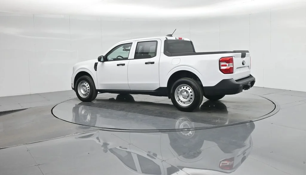 New 2026 Oxford White Ford XL image 6