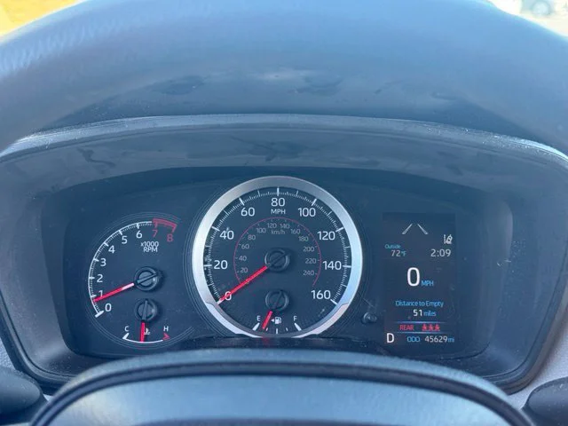 Used 2022  Toyota L image 20