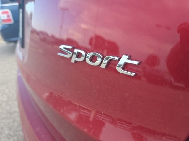 Used 2018 Red Hyundai 2.4 Base image 5