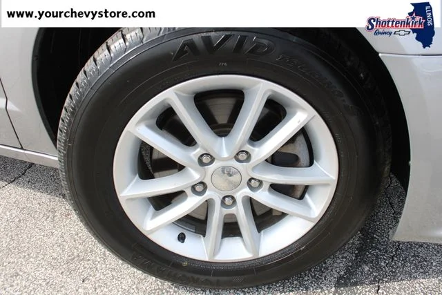Used 2016 Silver Dodge SXT image 6