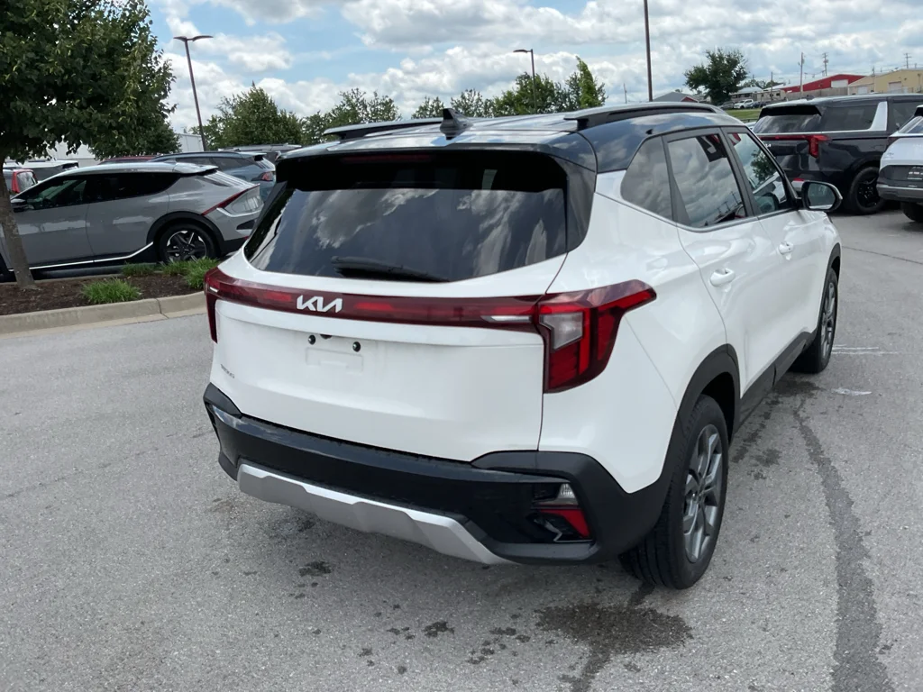 Used 2024 Clear White/Black Roof Kia S image 10