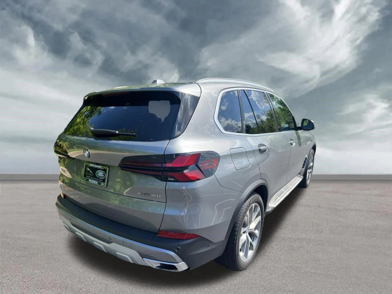 Used 2024 Skyscraper Grey Metallic BMW xDrive40i image 5