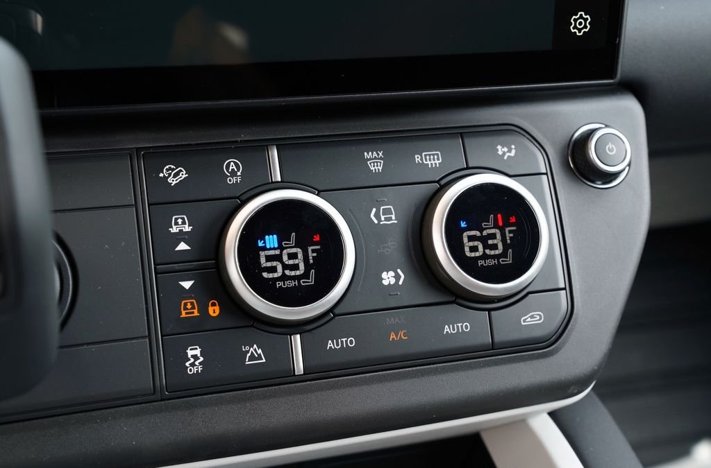 Used 2026 Gray Land Rover X-Dynamic SE image 28