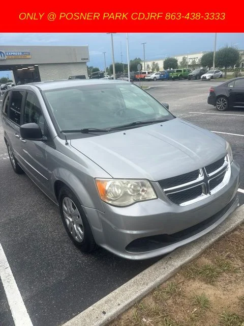 Used 2015 Silver Dodge SE image 1