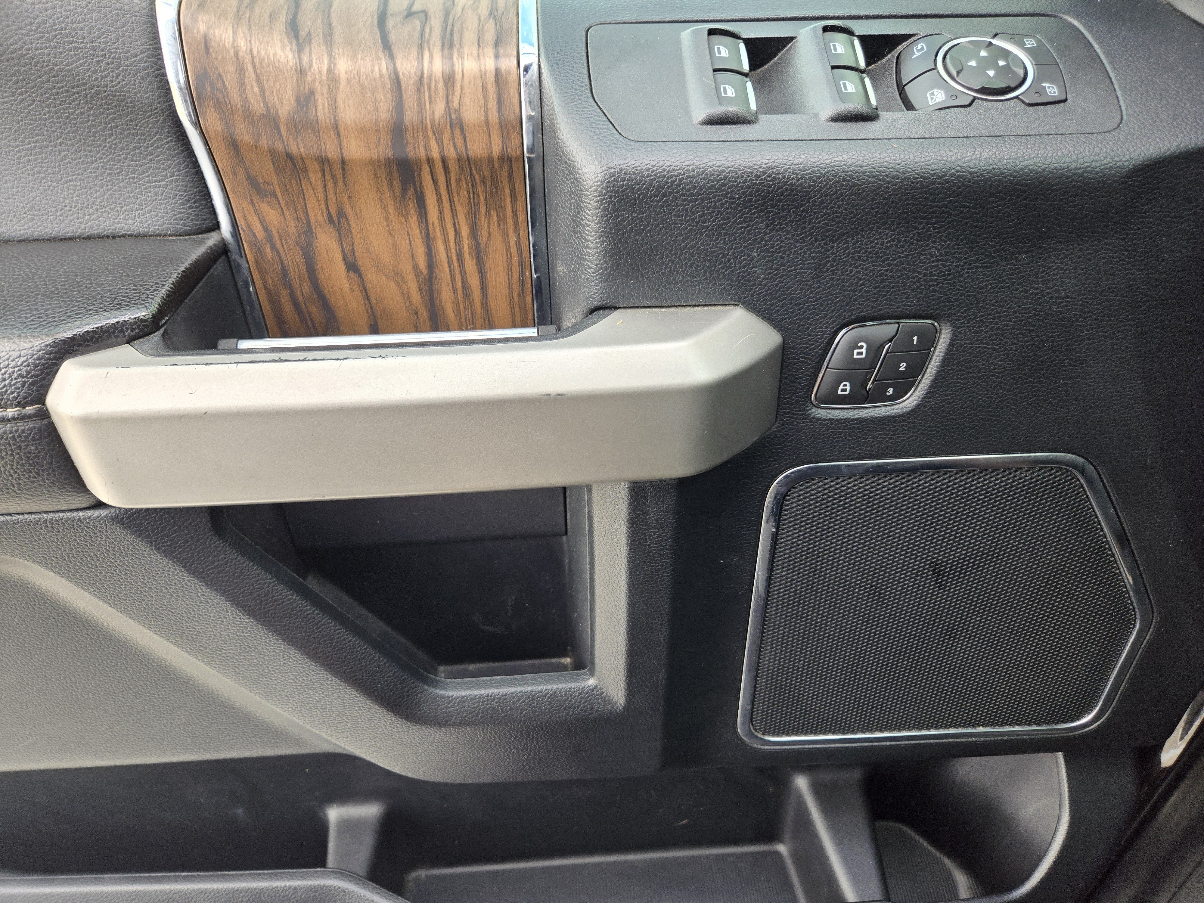 Used 2019 Magma Red Metallic Ford LARIAT image 23