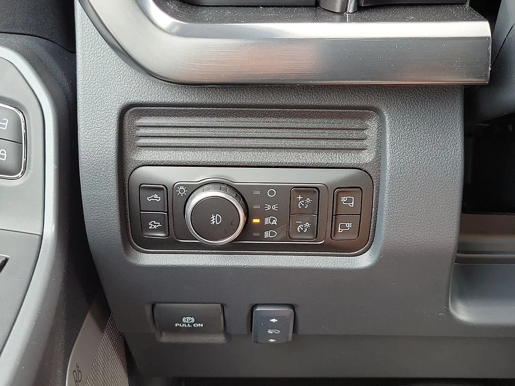 New 2026 Carbonized Gray Metallic Ford F-350® Lariat® image 14