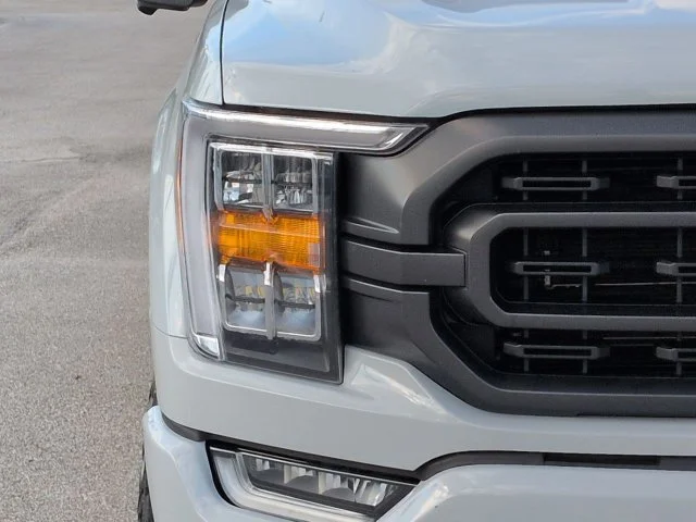Used 2023 Gray Ford XLT image 10
