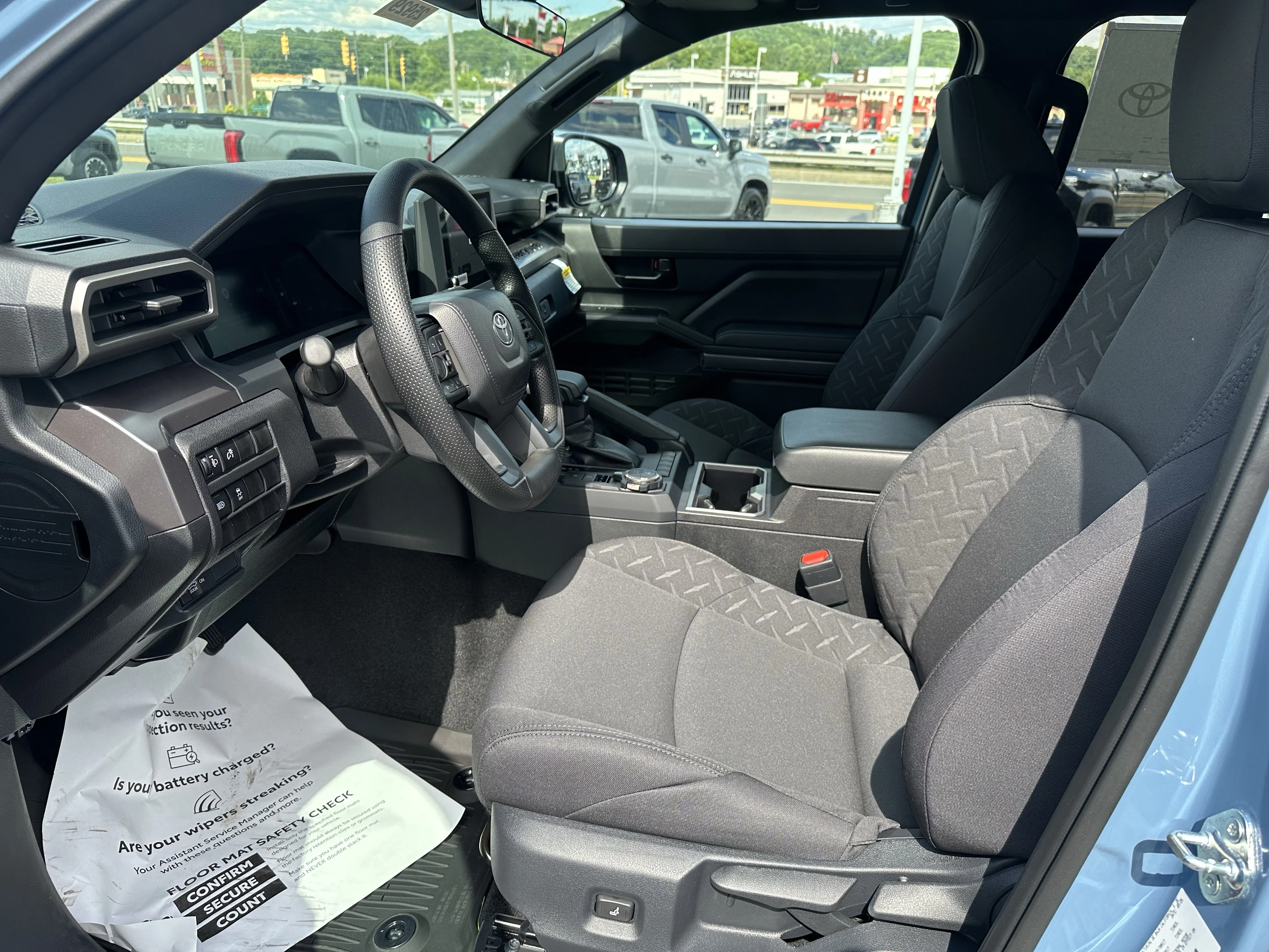 2026 Toyota Tacoma SR5 - Photo 11