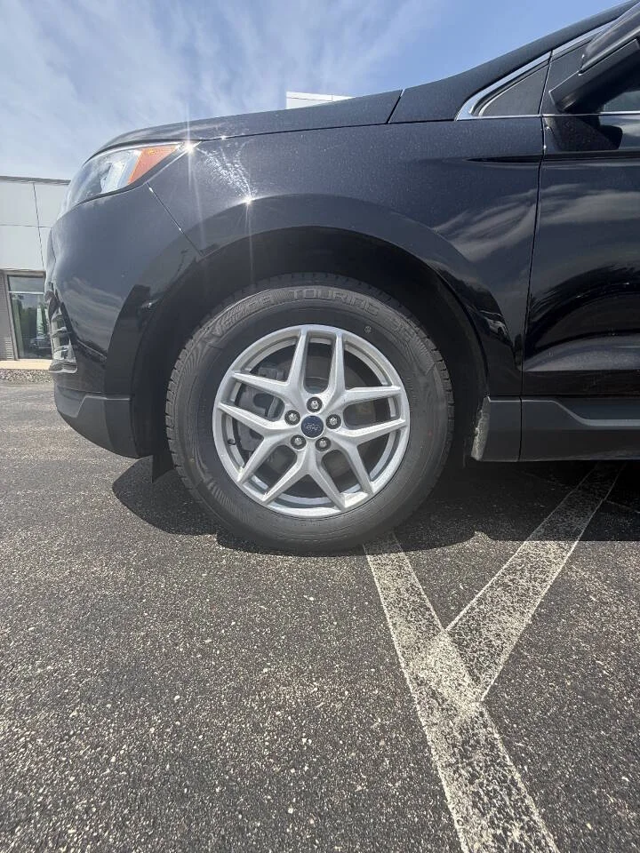 Used 2022 Agate Black Ford SEL AWD 4dr Crossover image 10