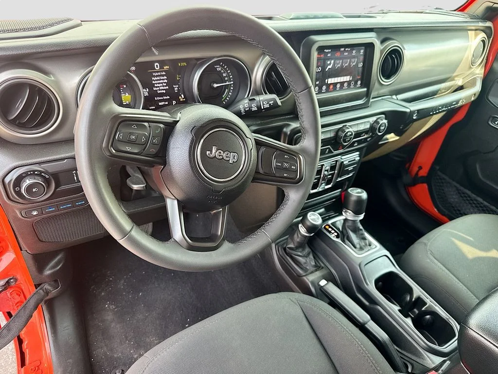 Used 2023  Jeep Willys 4xe image 10