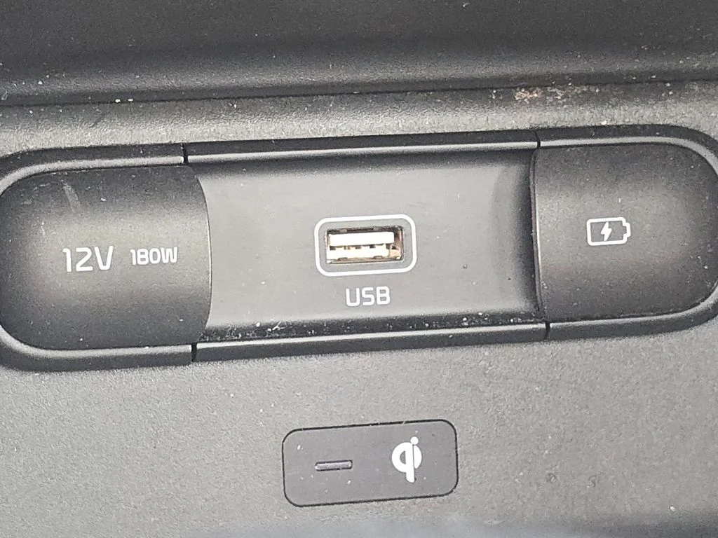 Used 2022 Black Kia SX image 36