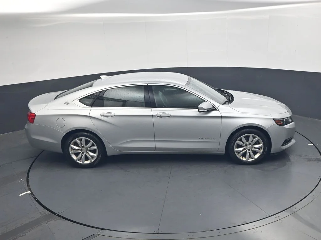 Used 2020 Silver Chevrolet LT image 28