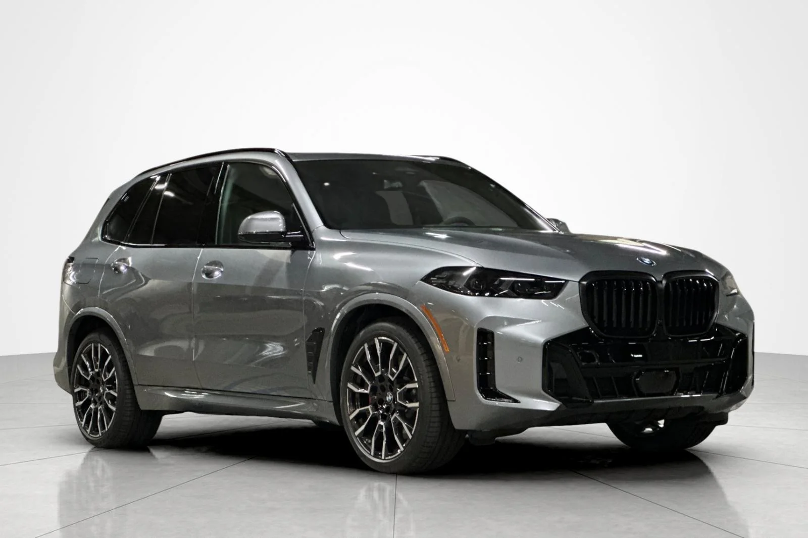 New 2026 Skyscraper Grey Metallic BMW xDrive50e image 7