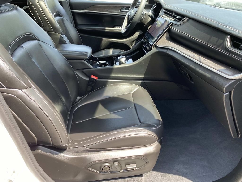 Used 2023 White Jeep Limited image 29