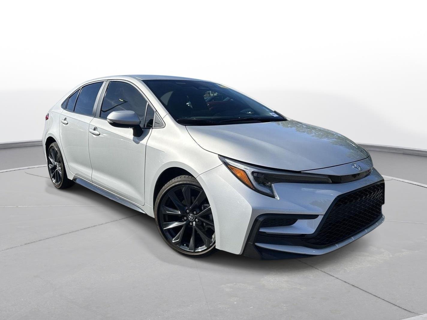 Certified Used 2024 Classic Silver Metallic Toyota SE image 4