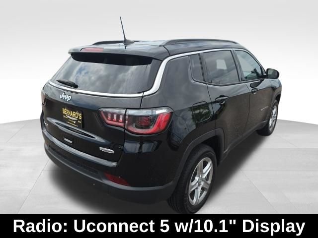 Used 2023 Black Jeep Latitude image 7