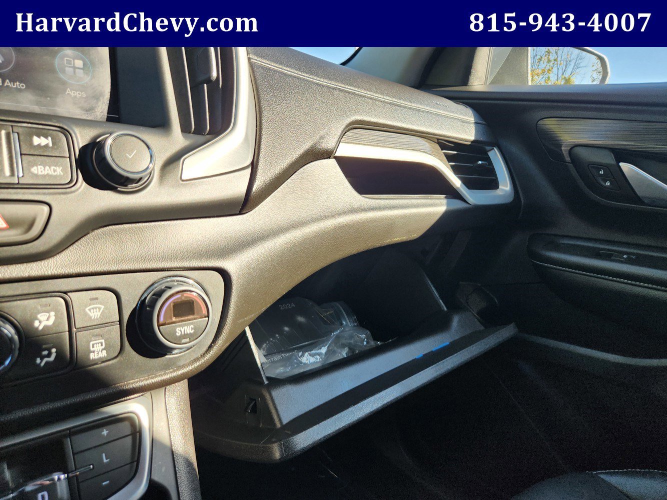 2024 GMC Terrain SLT - Photo 13