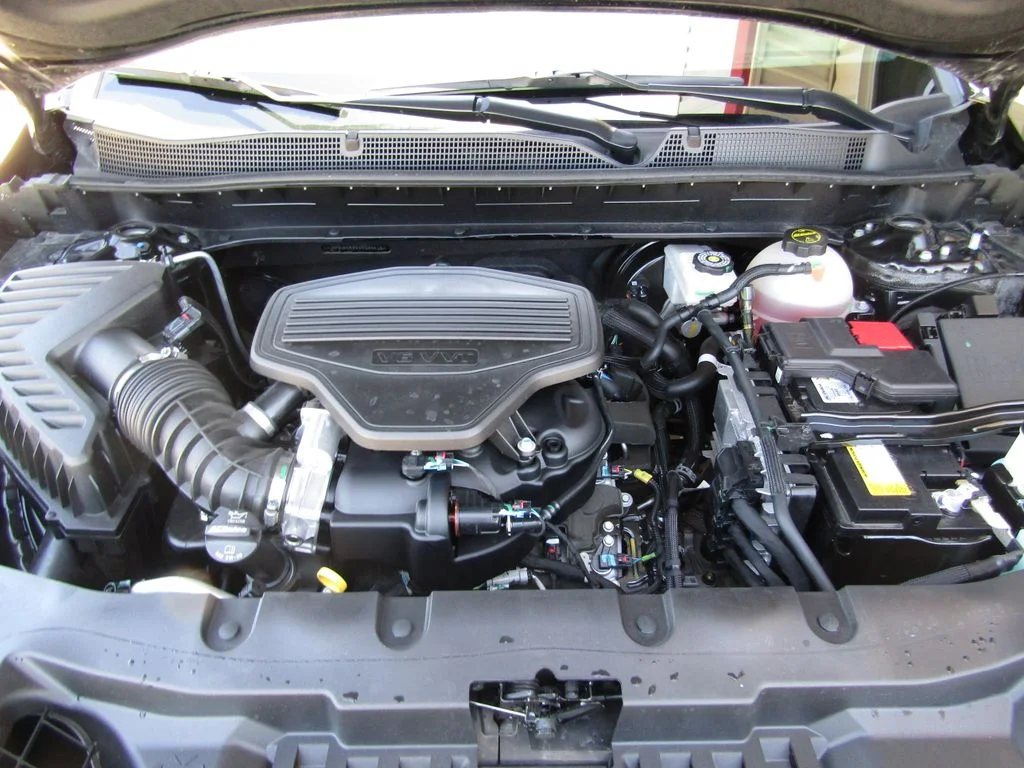 Used 2025 Black Chevrolet RS image 31