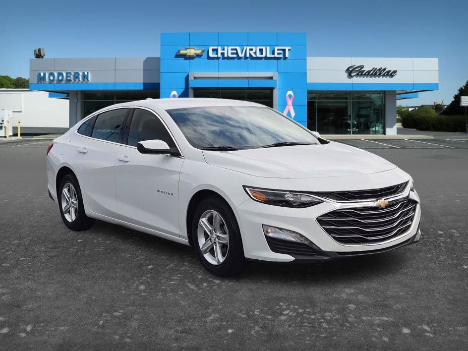 Used 2024 Summit White Chevrolet LT image 7