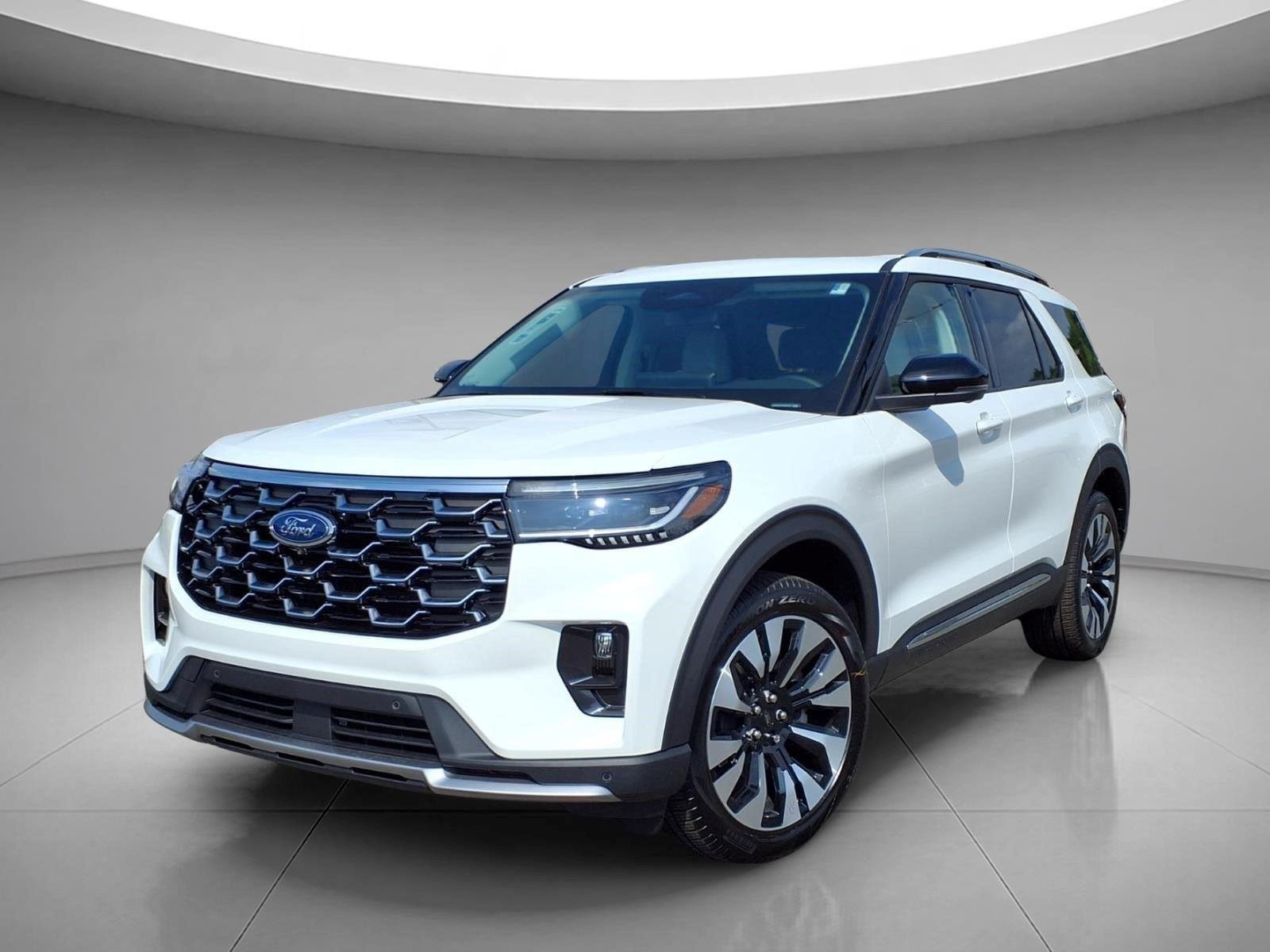New 2026 Star White Metallic Tri-Coat Ford Platinum™ image 1