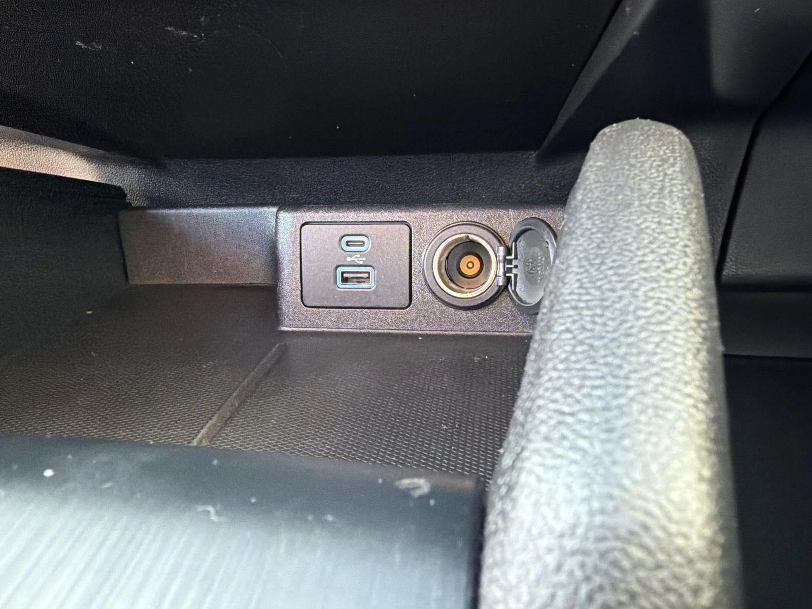 Used 2023 Oxford White Ford Active image 27