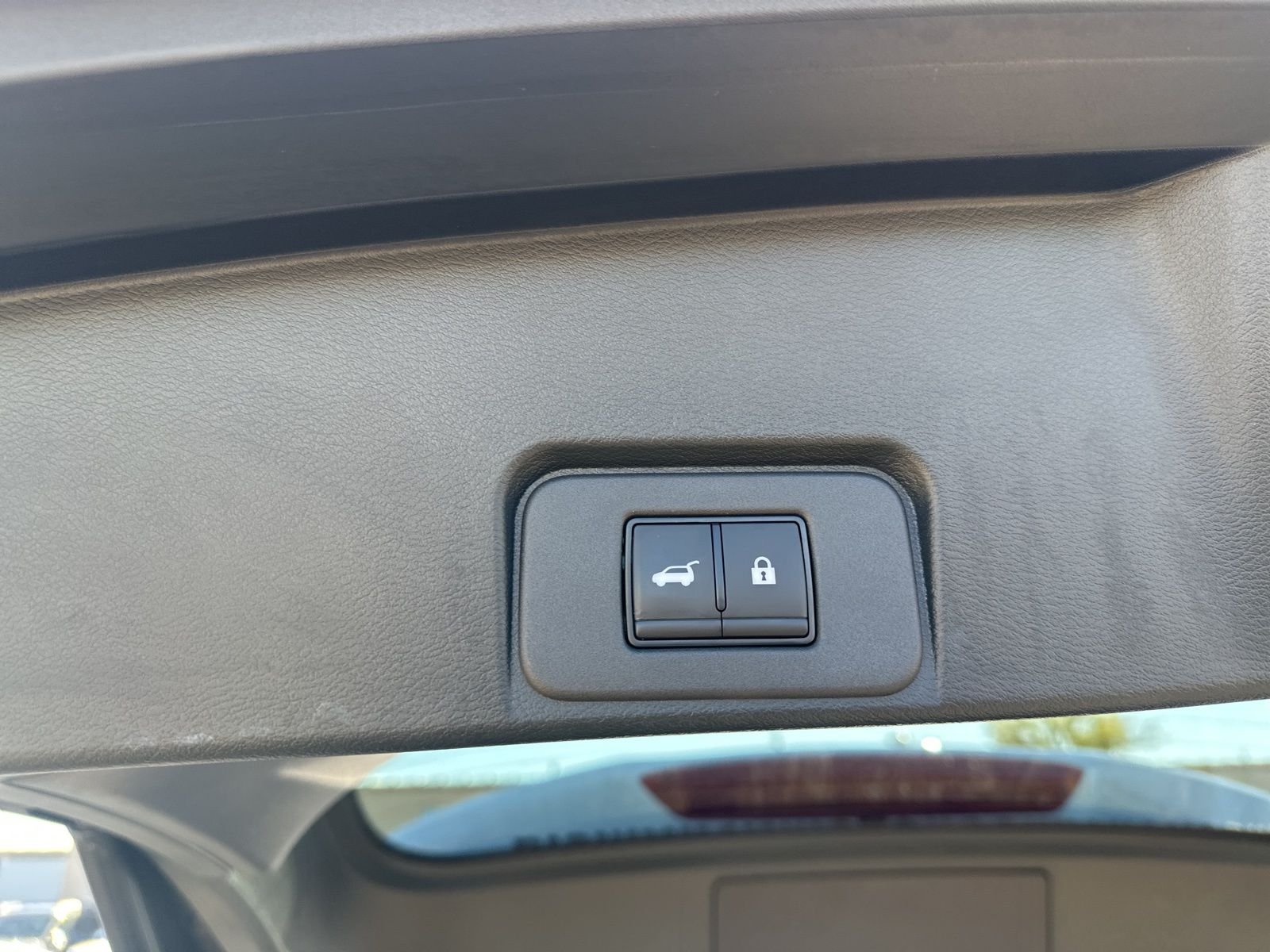 2025 Nissan Rogue SV - Photo 33