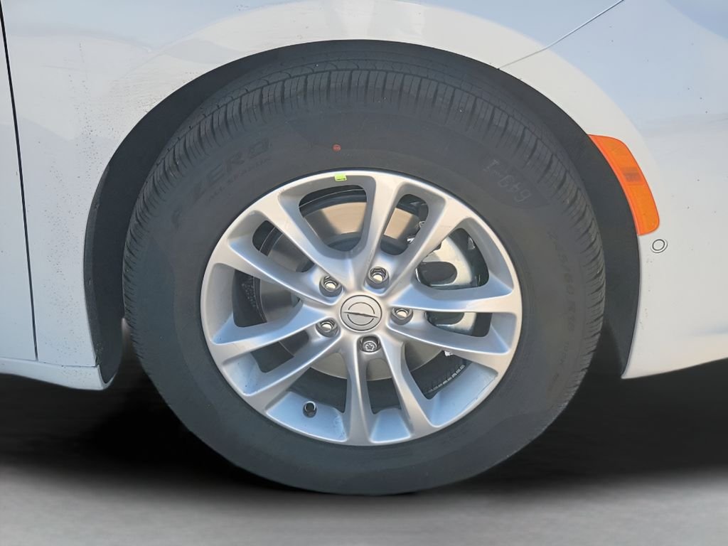 New 2026 Bright White Clear-Coat Exterior Paint Chrysler Select image 20