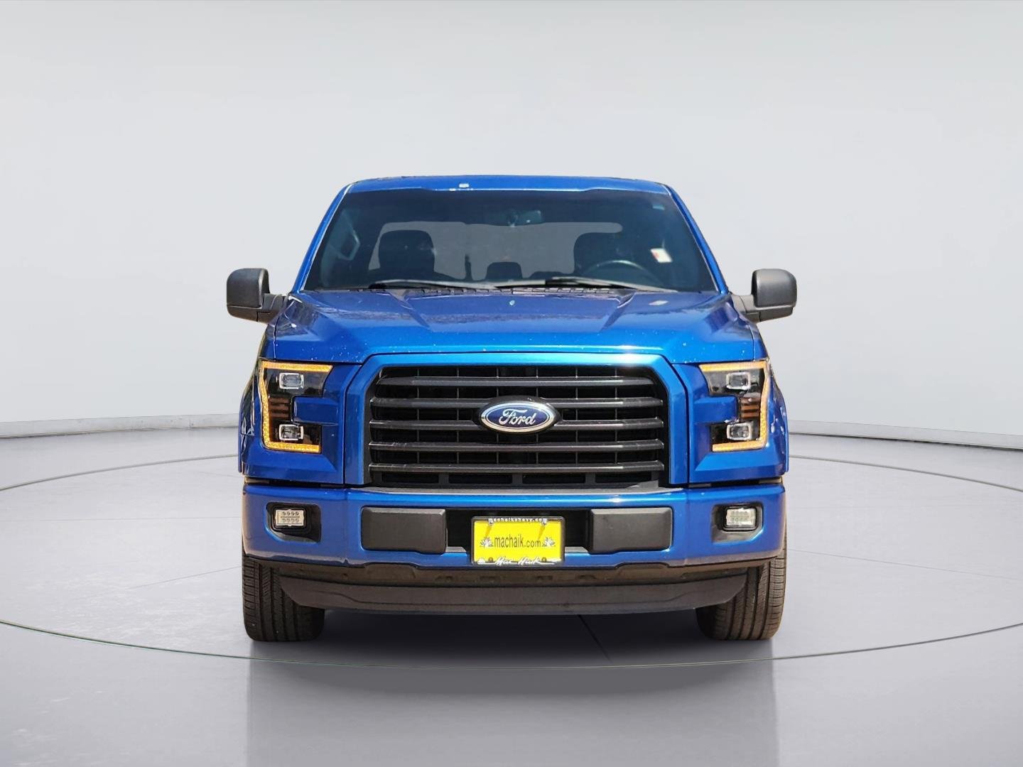 Used 2015  Ford XL image 2