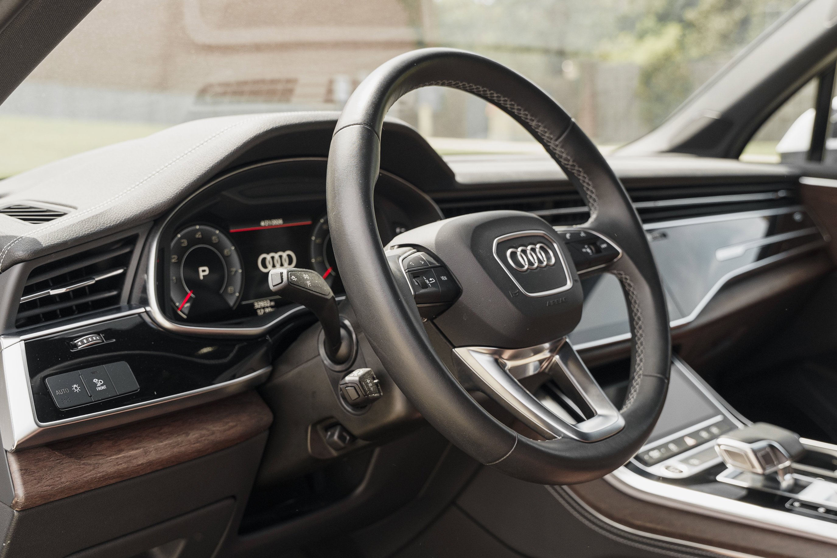 Used 2025 Carrara White Audi Premium Plus image 9
