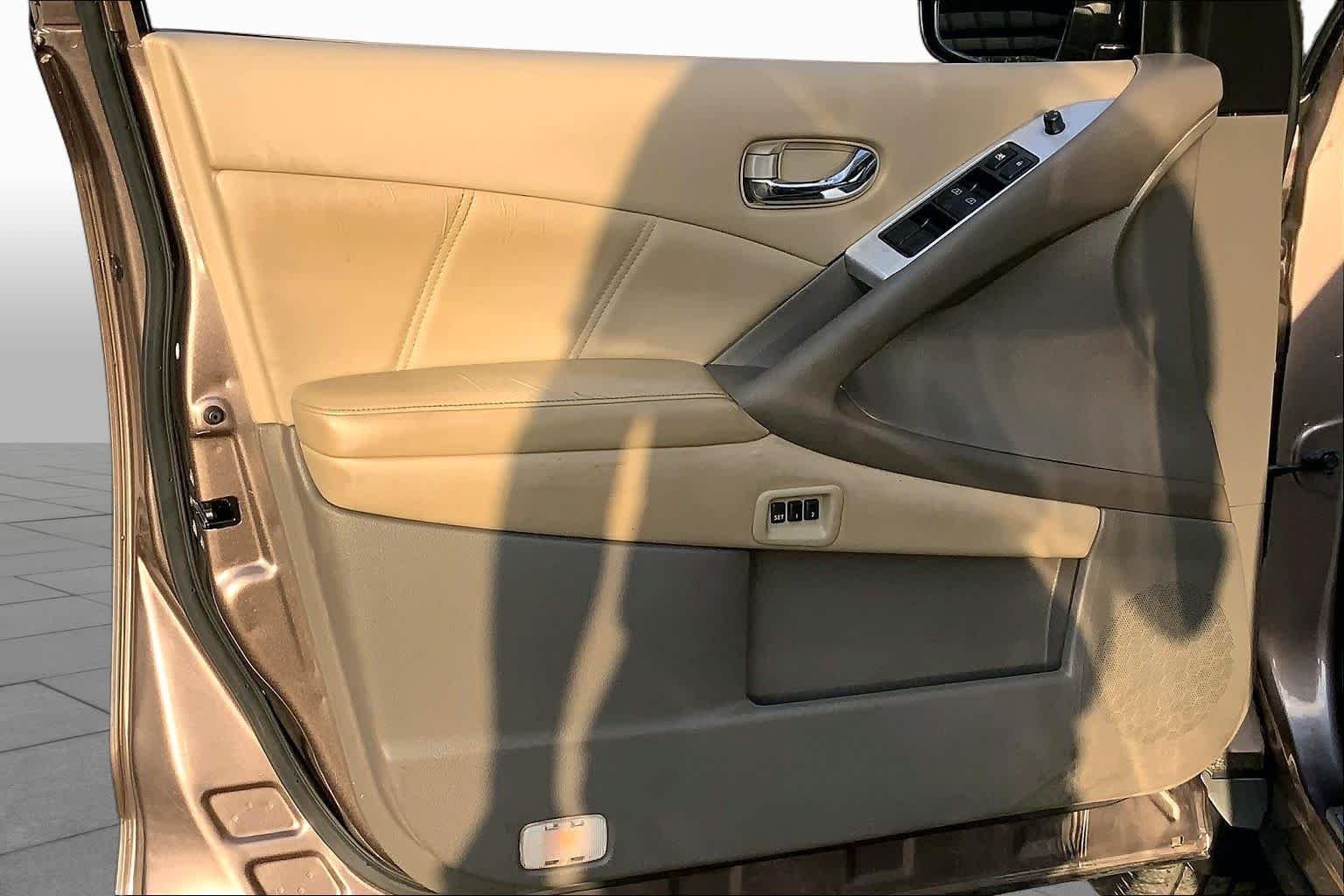 Used 2012 Tinted Bronze Metallic Nissan SL image 21