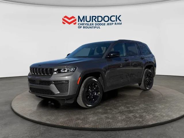 2026 Jeep Grand Cherokee Laredo Altitude