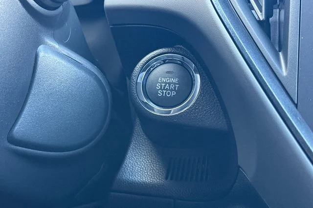 New 2026 CRYSTAL WHITE PEARL Subaru Base image 19