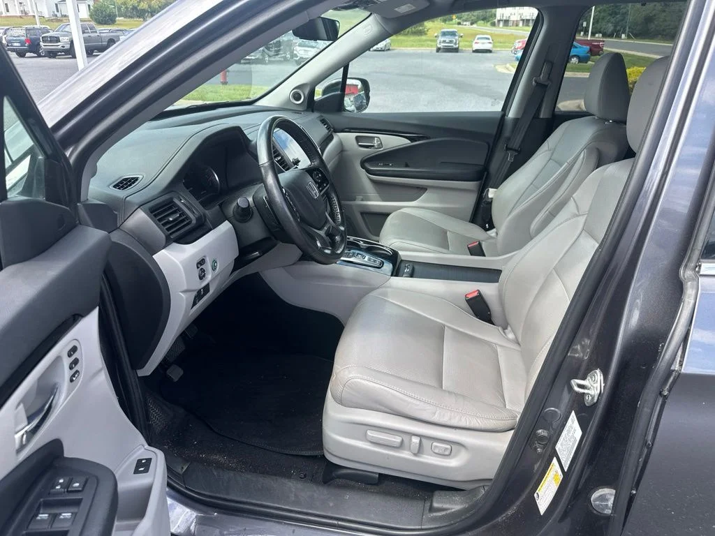 Certified Used 2021 Modern Steel Metallic Honda AWD Elite image 9