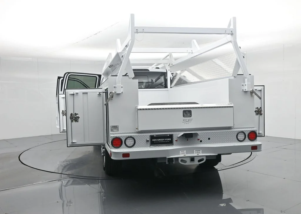 New 2026 Oxford White Ford XL image 38