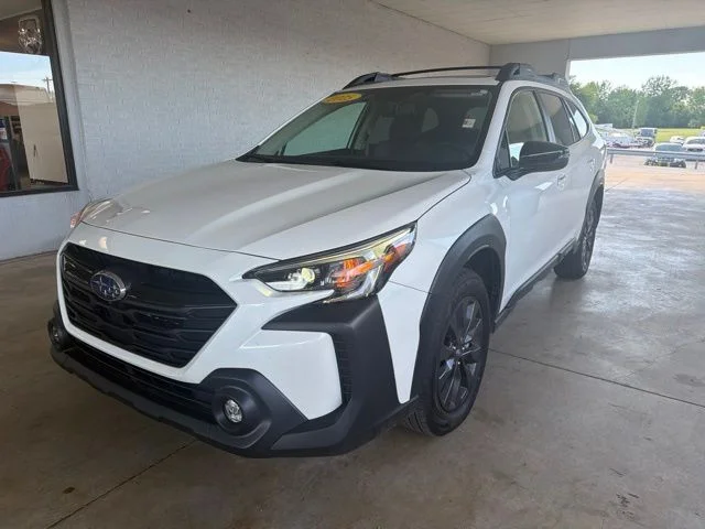 Used 2025 White Subaru Onyx Edition XT image 2