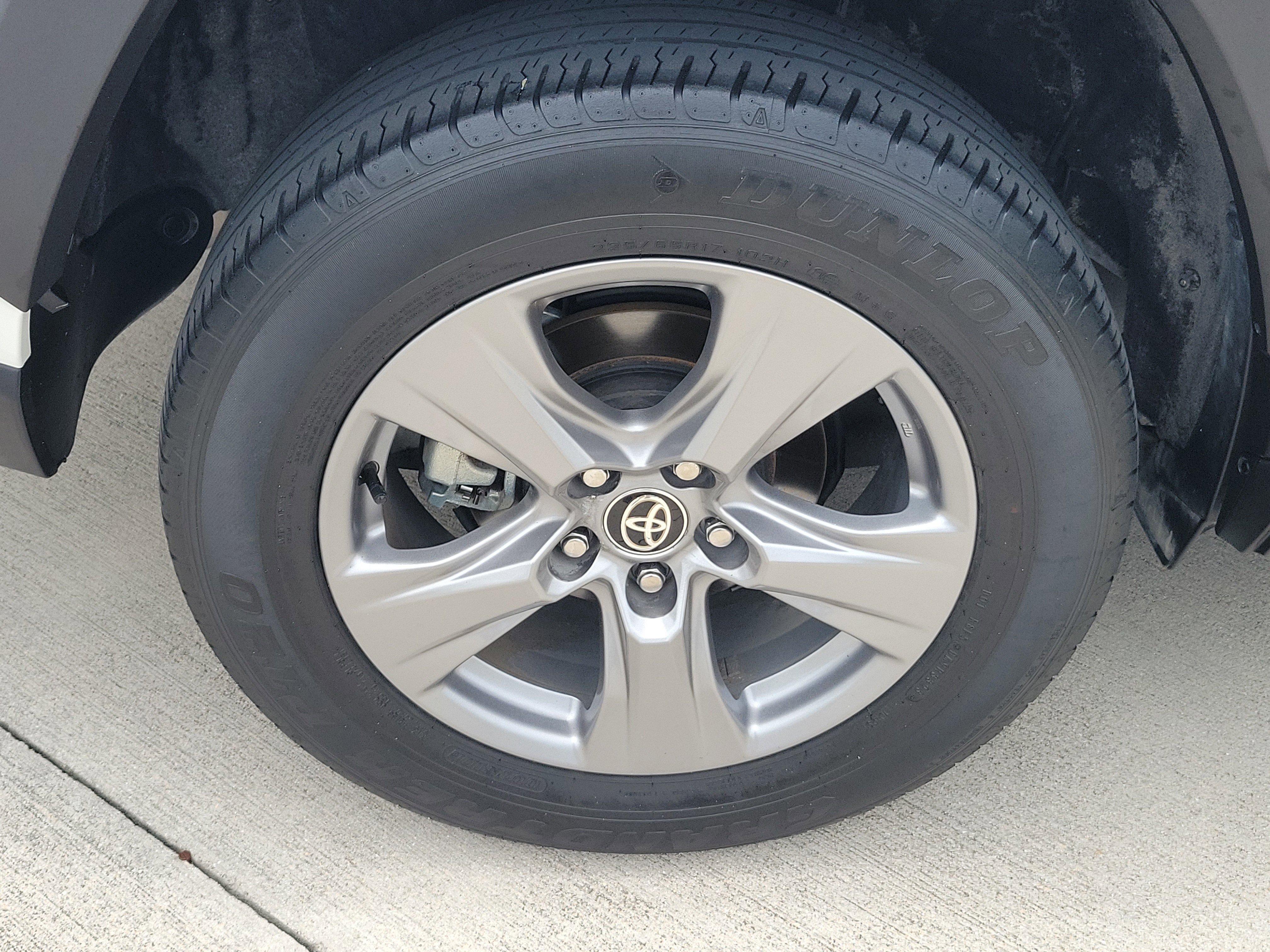 Used 2024 Ice Cap Toyota XLE image 9