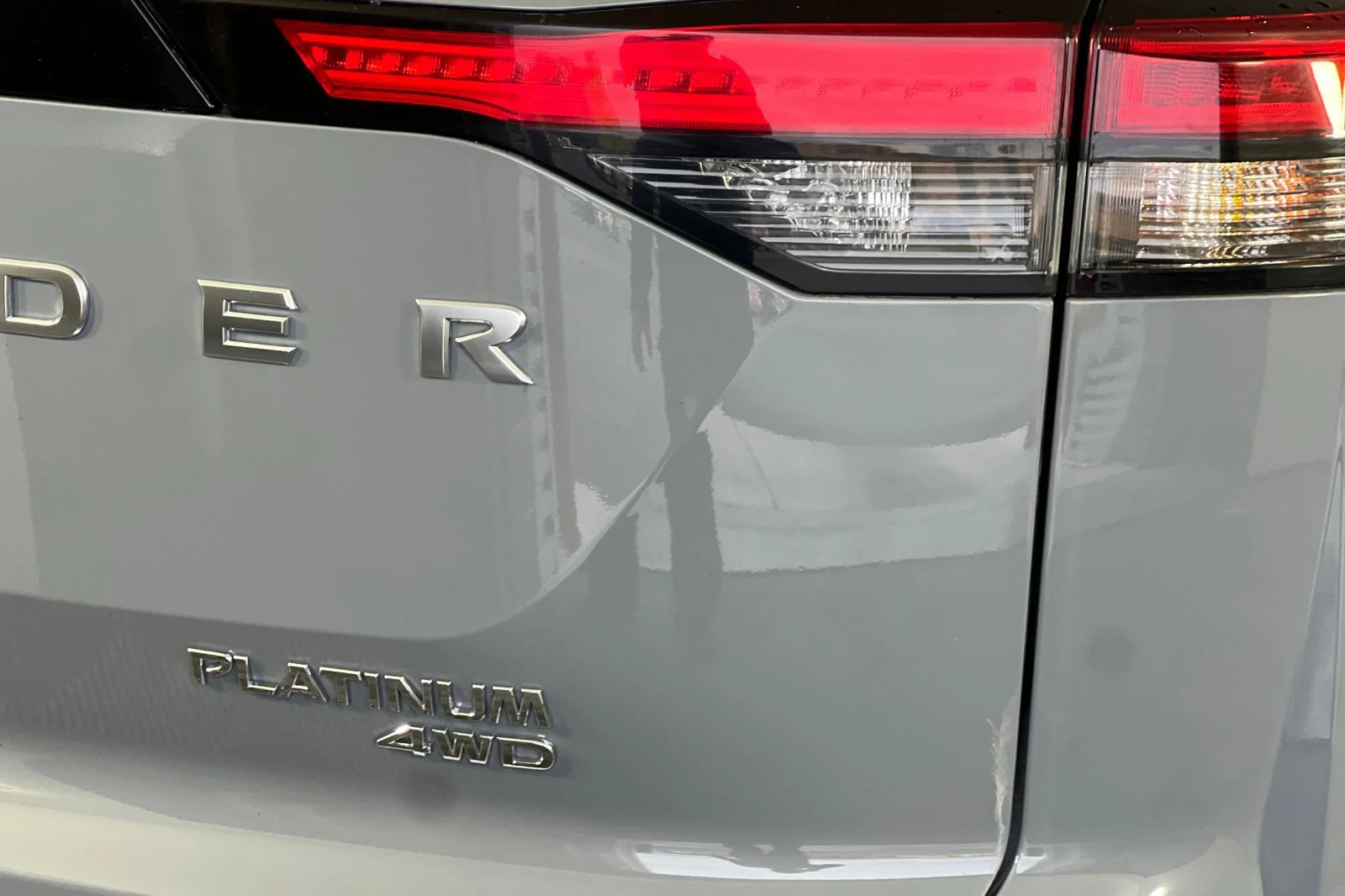 Used 2024 Boulder Gray Pearl Nissan Platinum image 33
