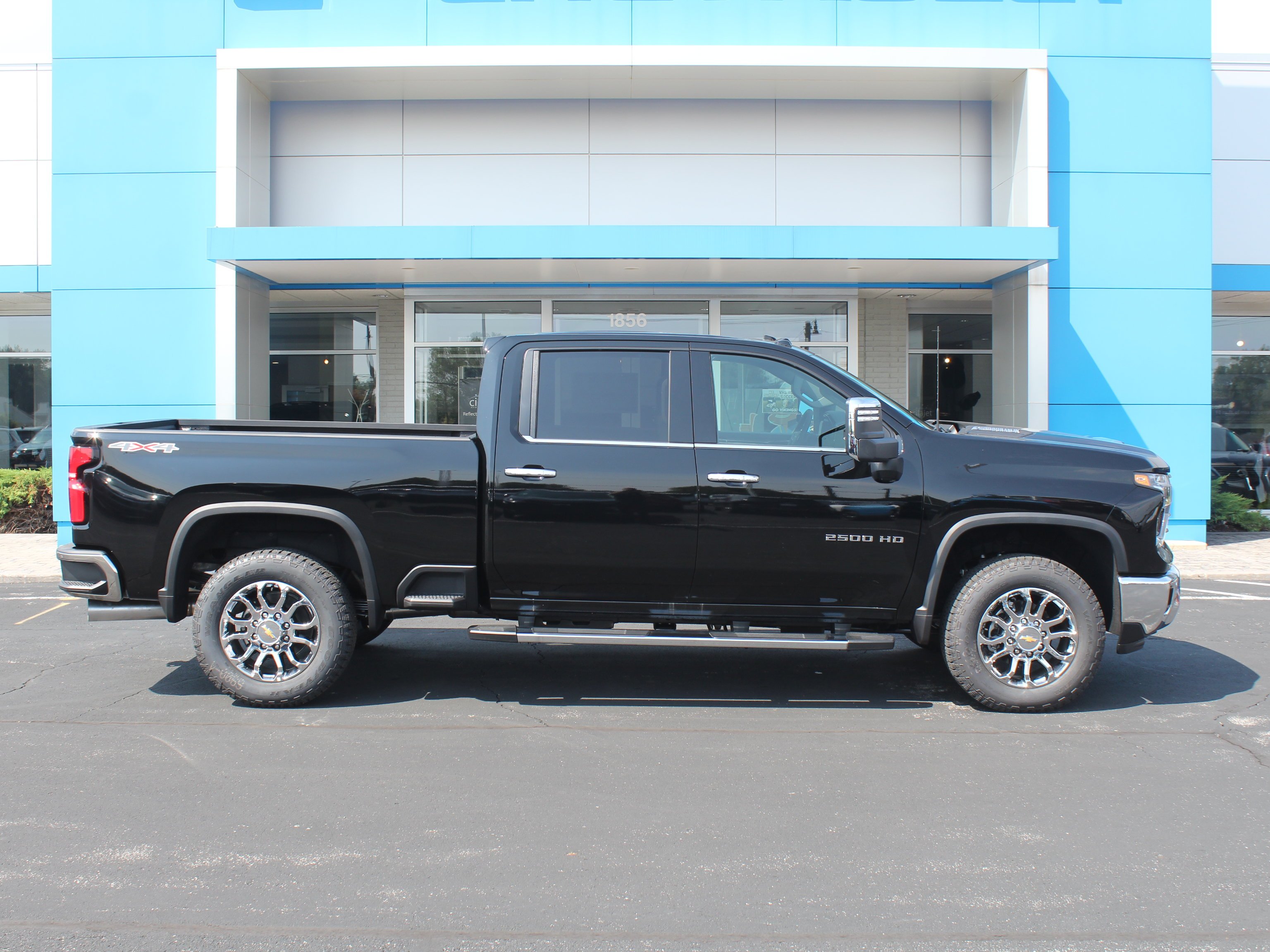 2026 Chevrolet Silverado 2500 HD LTZ - Photo 6