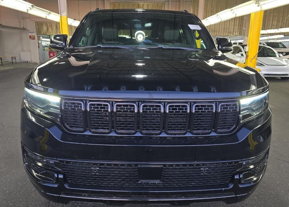 Used 2022 Jeep Wagoneer Series I with VIN 1C4SJUAT9NS214521 for sale in Kansas City