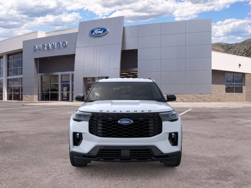 New 2026 Space White Metallic Ford ST-Line image 6